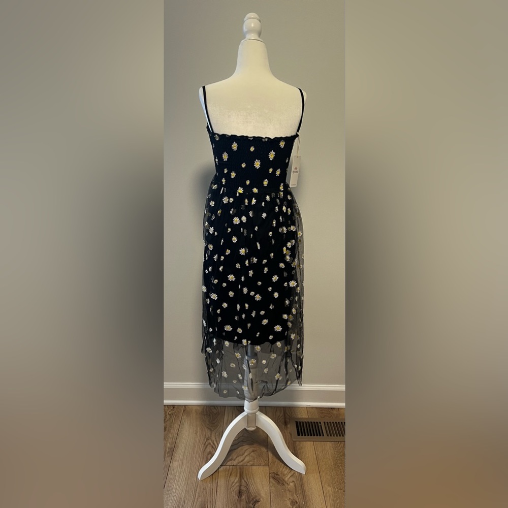 Sweet black dress with Daisy print